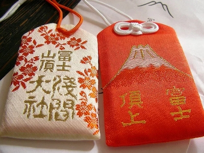 japonskij-amulet-omamori
