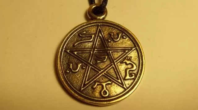 talisman-amulet-venery-volosy-znachenie